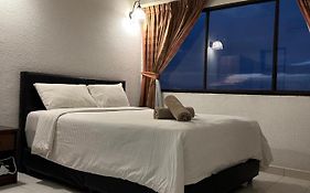 Beach Resort Home Stay Sri Sayang Apartment Batu Ferringhi 2Bedroom