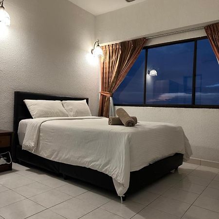 Beach Resort Home Stay Sri Sayang Apartment Batu Ferringhi 2Bedroom Luaran gambar