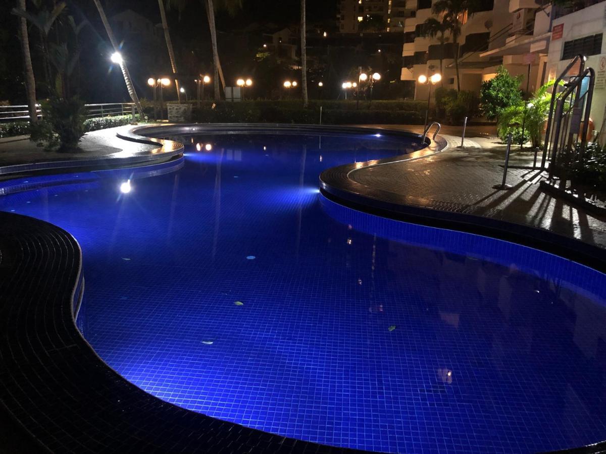 Beach Resort Home Stay Sri Sayang Apartment Batu Ferringhi 2Bedroom Luaran gambar
